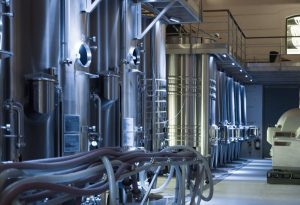 Diventare esperti in fluidotecnica industriale è una di quelle cose che possono fare la differenza, oggigiorno, avendo questa disciplina un'infinità di applicazioni professionali. Nella foto un impianto industriale funzionante a fluidi.