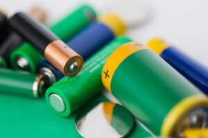 Nella foto, diverse batterie.